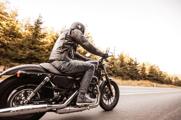 4 Buying Tips For The Best Motorcycle Riding Pants